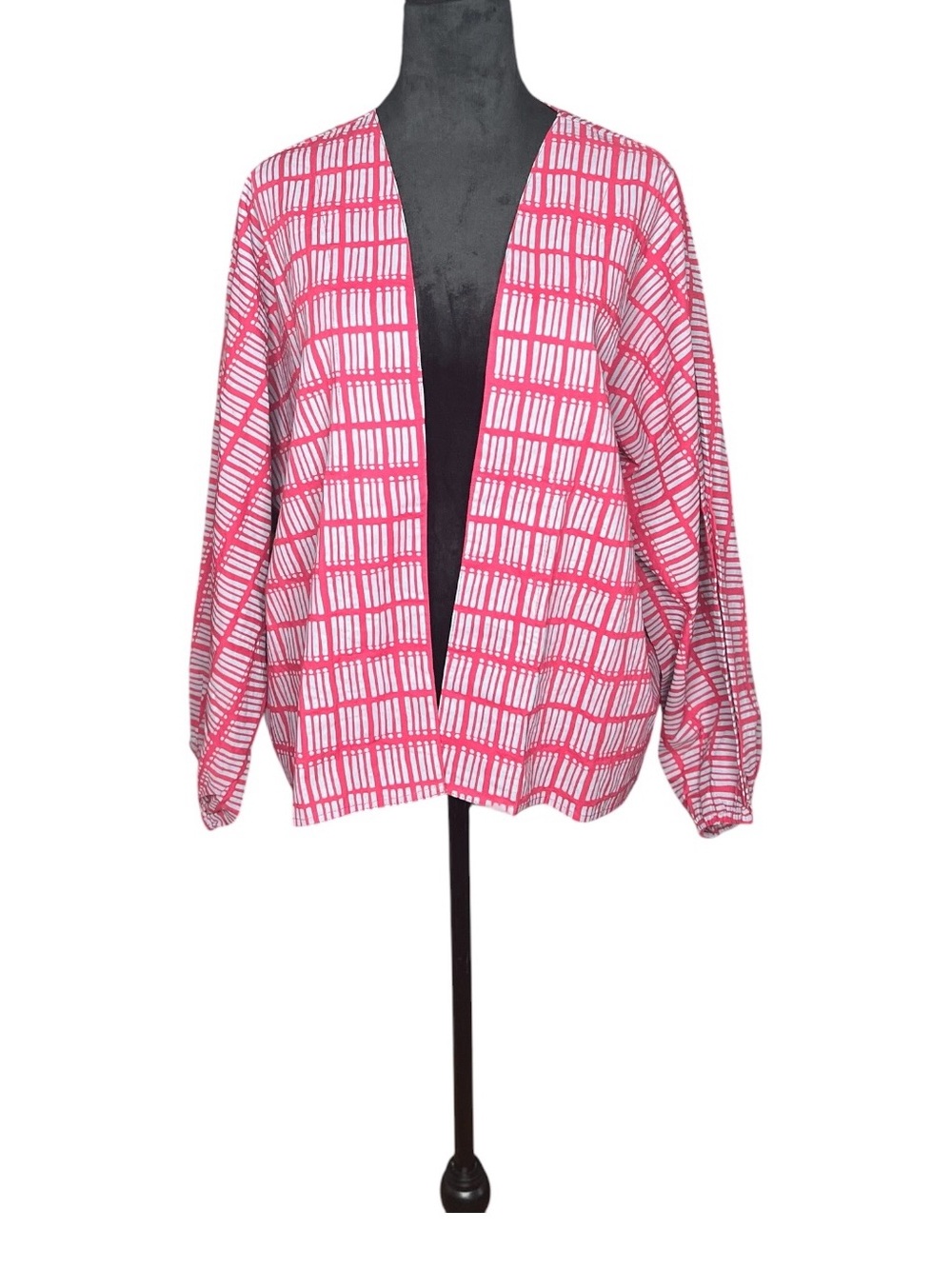 Handmade Longsleeve Kimono Jacket
100% Cotton 
Fair trade Dusty Pink Grey Sz OS